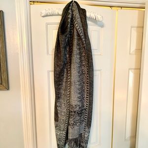 Grey/black/white Paisley Scarf